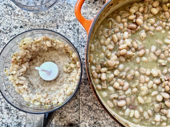 carioca beans dutch oven pinto beans, Pot of cooked carioca beans on the right and food processor on the left with some of the beans pureed