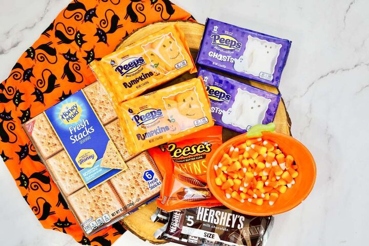 spooky s mores haunted halloween charcuterie board, Halloween Smores Charcuterie