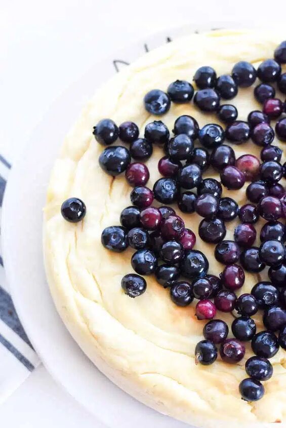low carb crustless keto cheesecake with blueberries, Cheesecake Made with Sukrin Gold