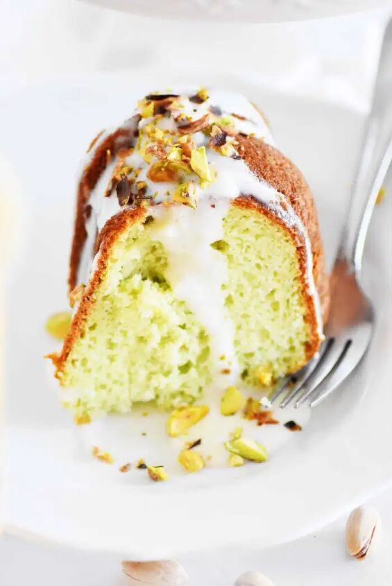 pistachio pudding cake recipe, Slice of Pistachio Bundt Cake 1
