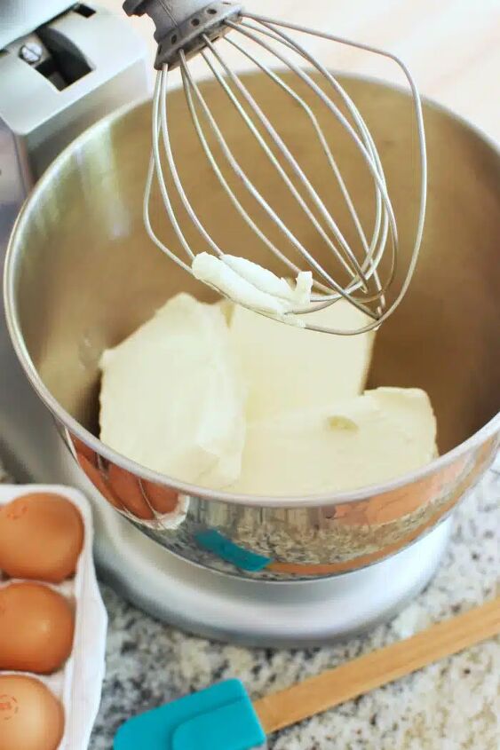 crustless keto cheesecake recipe, Cream Cheese in stand mixer 1