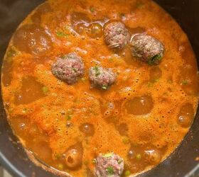 meatballs with peas in red sauce
