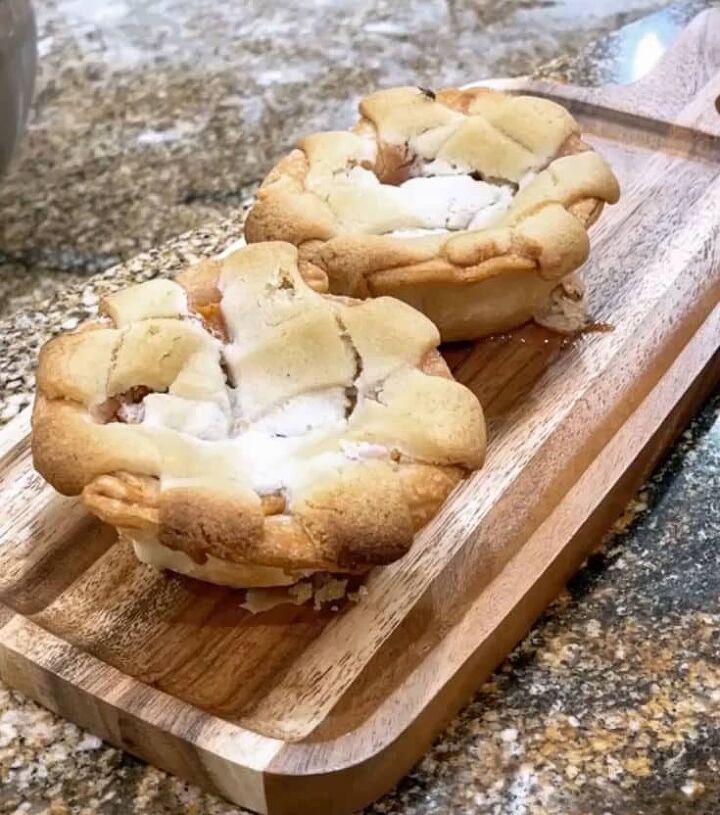 how to make a spectacular peach pie the easy way, mini peach pies with a top and bottom crust