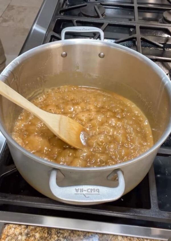 it s so easy how to make quick and luxurious salted caramel rice kris, making caramel for salted caramel rice krispies squares