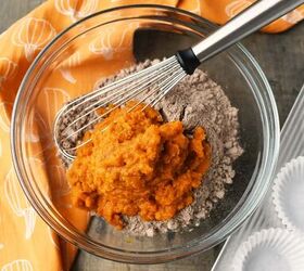 2 ingredient chocolate pumpkin muffins, Puree pumpkin and cake mix in a glass bowl with a whisk