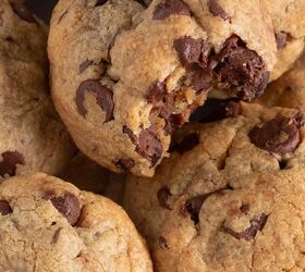 This 4 Ingredient Chocolate Chip Peanut Butter Cookie Will Be Your Fav