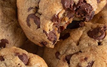 This 4 Ingredient Chocolate Chip Peanut Butter Cookie Will Be Your Fav