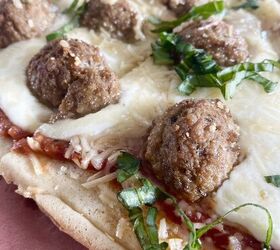 <b>Our dinner suggestion:</b> Grilled meatball pizza