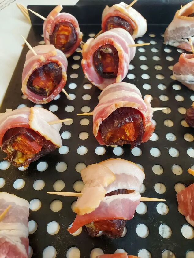 grilled bacon wrapped dates devils on horseback, Spanish dates wrapped in bacon for a Devils of Horseback recipe