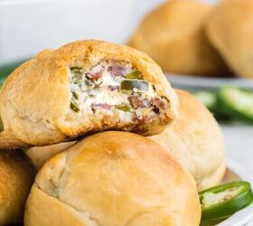 jalapeno popper rolls using crescent rolls, up close view of jalapeno popper rolls