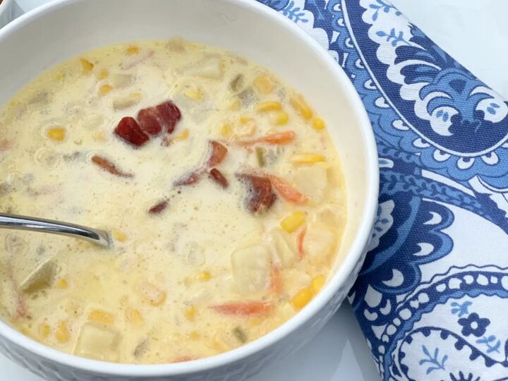 The Best Corn Chowder To Make In The Summer Foodtalk the-best-corn-chowder-to-make-in-the-summer-foodtalk
