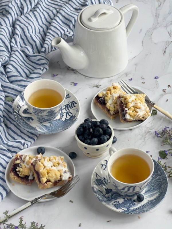 blueberry crumb bars, blueberry crumb bars and tea for 2