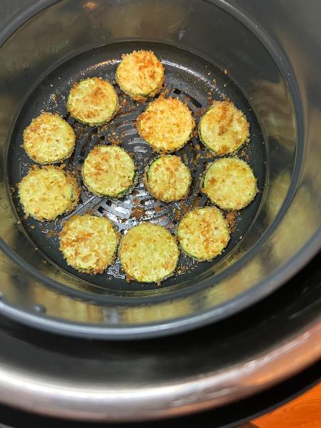 the best air fryer zucchini chips, Browned zucchini chips in the Air Fryer