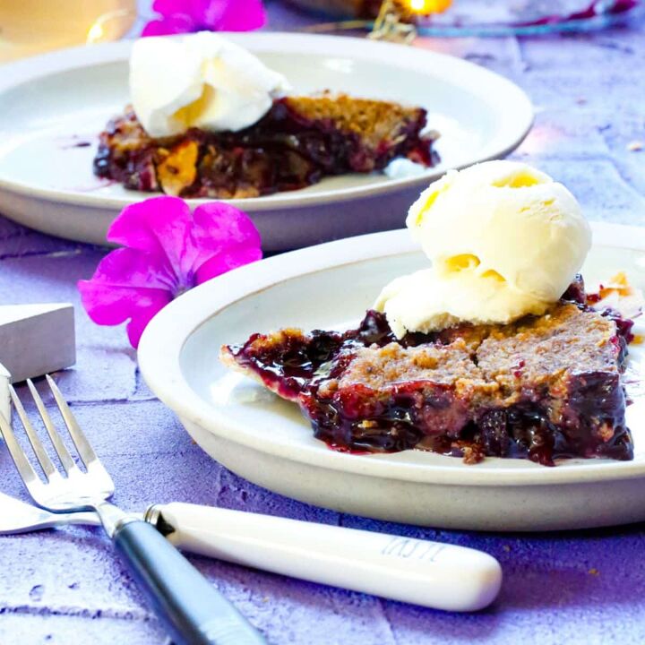 pumpkin brownies healthy, featured image blackberry crumble pie