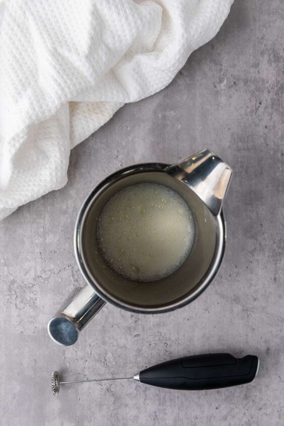delicious vanilla latte recipe to make at home, Warm Up Milk for Vanilla Latte