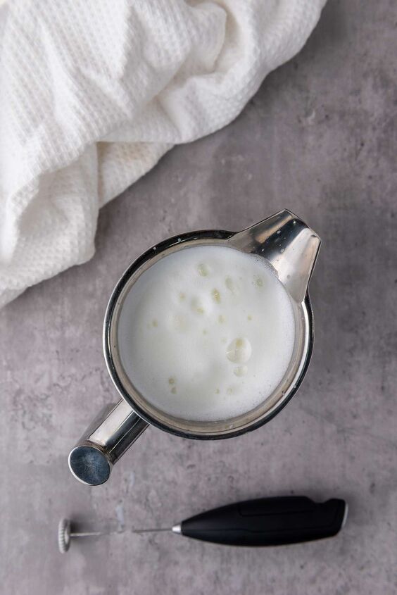 delicious vanilla latte recipe to make at home, Froth Milk for Vanilla Latte
