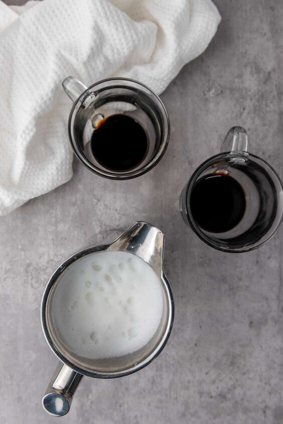 delicious vanilla latte recipe to make at home, Add Milk to Vanilla Latte