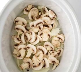 easy crock pot pork chops and gravy, Mushrooms and onions