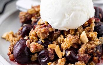 How to Make Homemade Cherry Crumble
