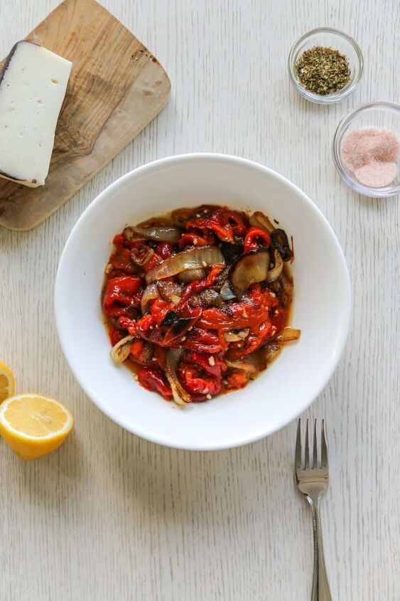 gluten free roasted peppers and onions recipe, roasted peppers and onions in a white bowl