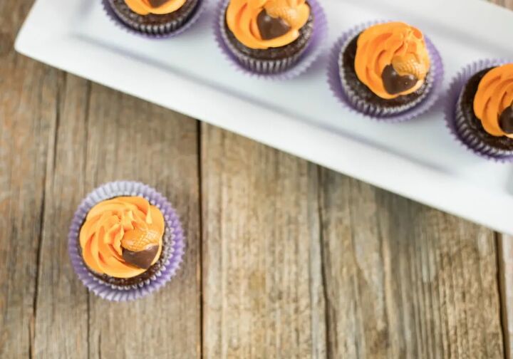 nutty by nature fall themed cupcakes recipe, Acorn Cupcakes