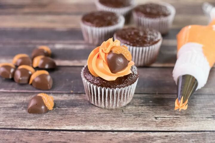 nutty by nature fall themed cupcakes recipe, Cute cupcakes for all