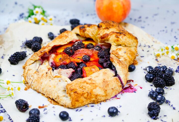 peach galette with puff pastry