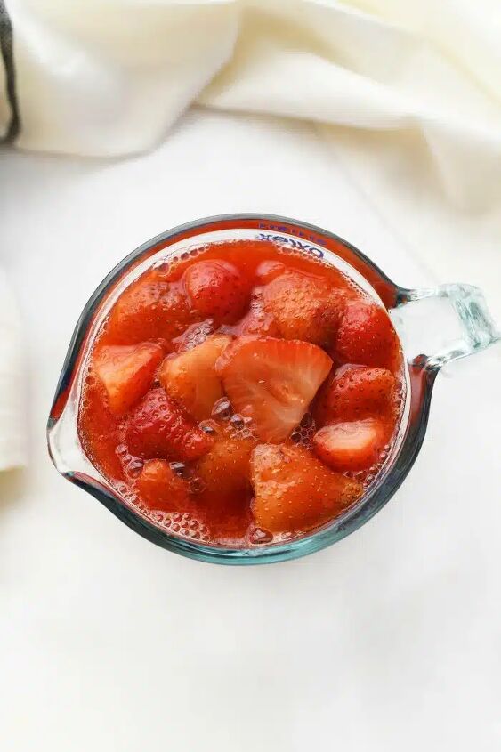 blueberry compote recipe, Fresh Strawberry Compote in a 2 cup measuring cup