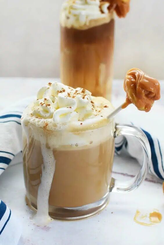 caramel apple latte hot or iced recipe, Hot apple latte with caramel apple stirrer