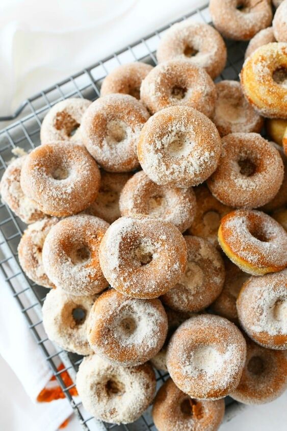baked apple cider donuts, Baked apple cider doughnuts on a baking rack