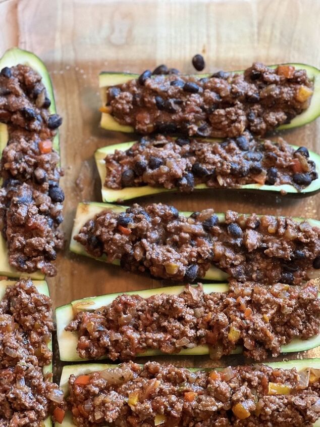 easy and delicious meatballs, close up cooked zucchini boats