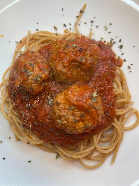 easy and delicious meatballs, Spaghetti and Meatballs with basil garnish