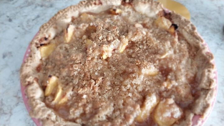 crumb topped peach pie