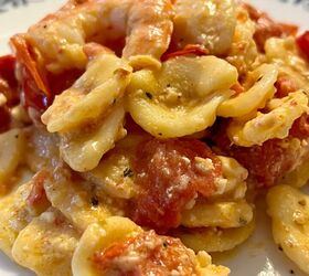 <b>Our dinner suggestion:</b> Easy tomato feta shrimp pasta