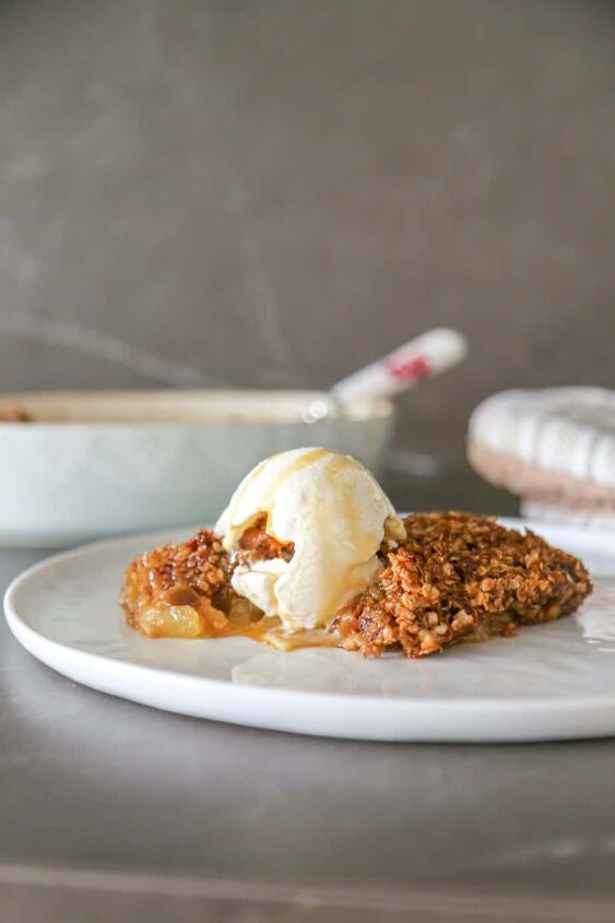 gluten free apple crumble without flour, gluten free apple crumble without flour on a plate with a scoop of ice cream
