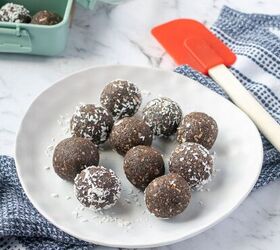These no-bake bliss balls are hiding a perfect energy-boosting secret