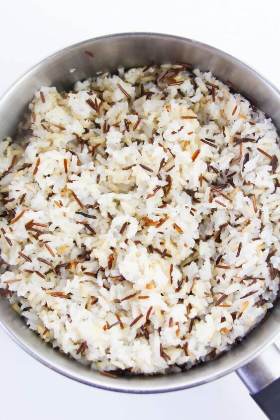 vegetarian rice pilaf, Cooked rice in a saucepan