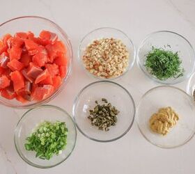 fresh salmon burgers with easy lemon dill sauce, Salmon burger ingredients