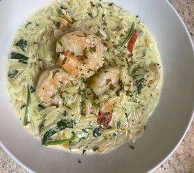creamy tuscan garlic shrimp with spinach and red roasted peppers