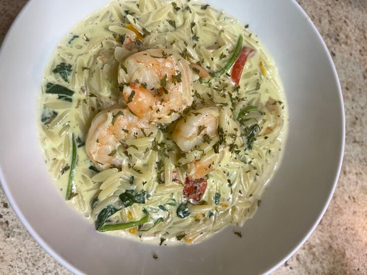 creamy tuscan garlic shrimp with spinach and red roasted peppers