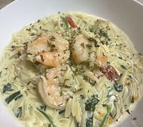 CREAMY TUSCAN ORZO PASTA WITH SHRIMPS, SPINACH AND RED ROASTED PEPPERS