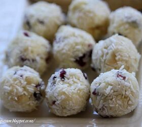 These simple-to-make 4-ingredient truffles are decadent little balls of Christmas joy