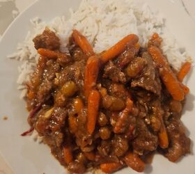 maple beef stew with raisins and rice