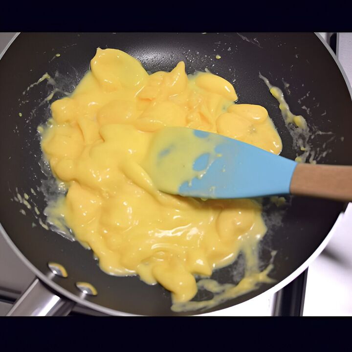 the secret to the fluffiest scrambled eggs ever