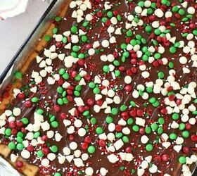 <u>After 1 bite you'll understand why this 5-ingredient treat is called Christmas crack</u>