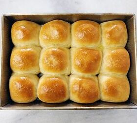 Believe it or not, it IS possible to get piping hot, fresh dinner rolls on the table in under an hour