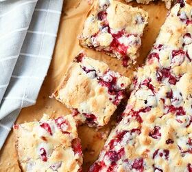 We CAN'T stop craving this cranberry Christmas cake (crispy top but with a cloud-like center!)