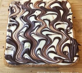 This is one of the prettiest nutty & chocolatey desserts you'll EVER see
