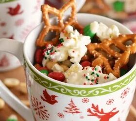 The easy, no-bake Christmas treat that will disappear before you bring it to the table!