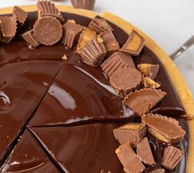 Peanut butter lovers DREAM about this creamy, decadent cake